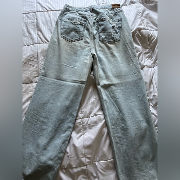 american eagle light wash wide leg skater jean - Picture 2 of 3